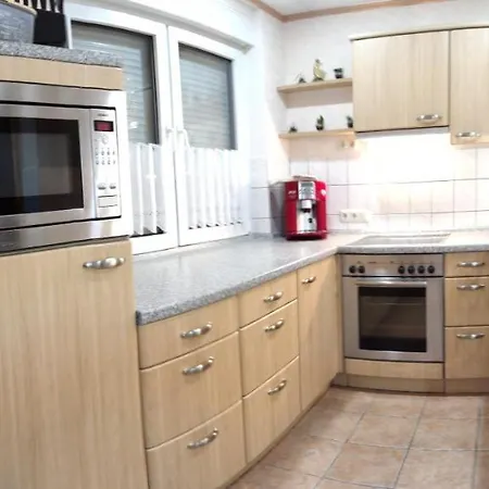 Mones Monteur- Und *