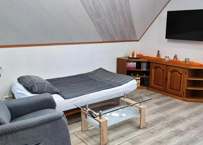 Apartment Mones Monteur- Und Klotze